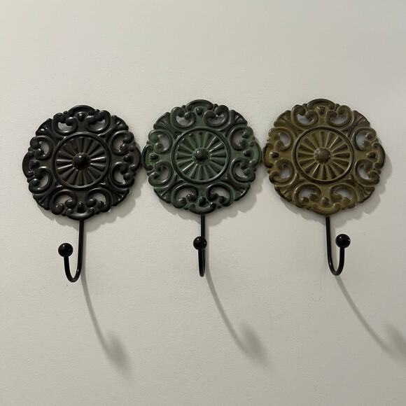 Three Medallion Key Wall Hook Rack, Brown, Green, & Gold Hanging Wall Art - Picture 11 of 11
